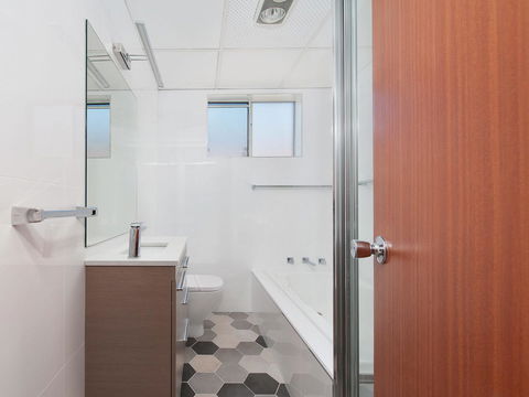 Victoria Parade, Kiah, Unit 10, 53 - New Castle Tourism 11