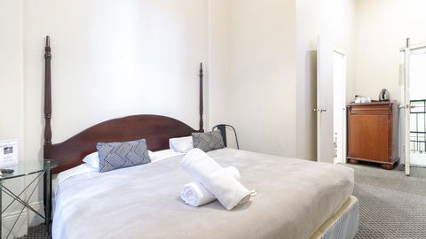 Woolbrokers Hotel - New Castle Tourism 5