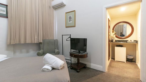 Woolbrokers Hotel - New Castle Tourism 37