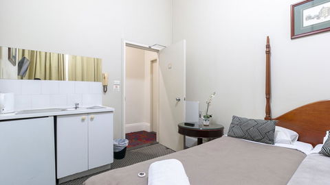 Woolbrokers Hotel - New Castle Tourism 44