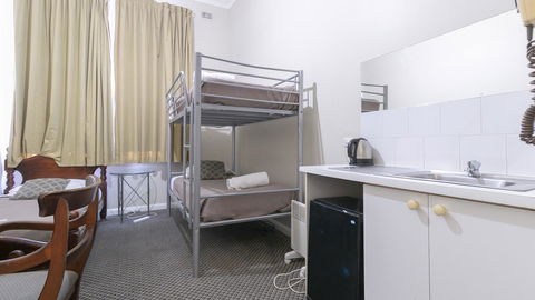 Woolbrokers Hotel - New Castle Tourism 13