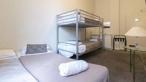 Woolbrokers Hotel - New Castle Tourism 26