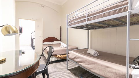 Woolbrokers Hotel - New Castle Tourism 14