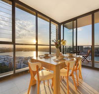 Stunning Sunset Water View 2BEDs on High Rises - Newcastle Accommodation