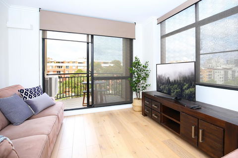 Vibrant Inner-city Living - Darling Harbour Fringe - New Castle Tourism 0