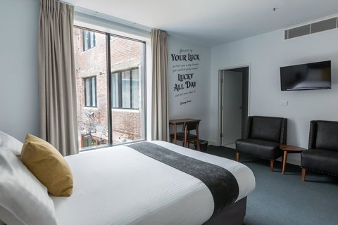 The Lucky Hotel - New Castle Tourism 2