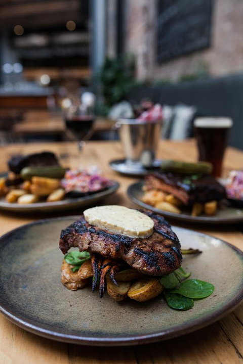 The Lucky Hotel - New Castle Tourism 40