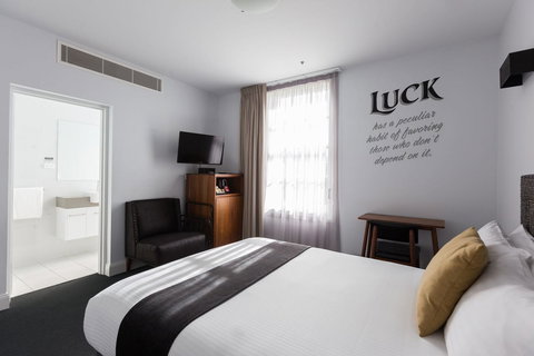 The Lucky Hotel - New Castle Tourism 24