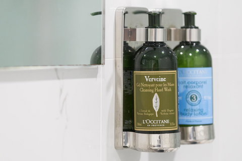 The Lucky Hotel - New Castle Tourism 6