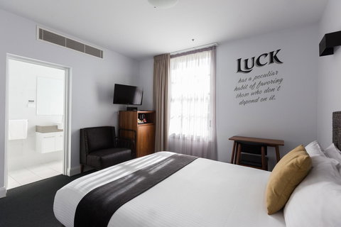The Lucky Hotel - New Castle Tourism 3