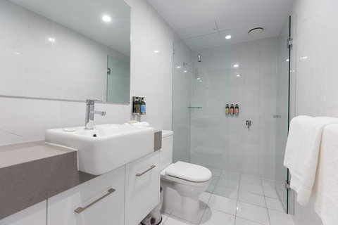 The Lucky Hotel - New Castle Tourism 5