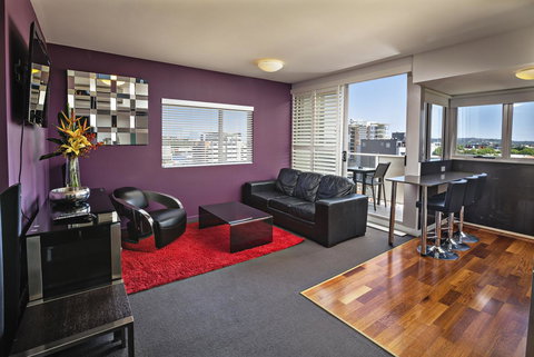 Honeysuckle Executive Apartments - New Castle Tourism 14