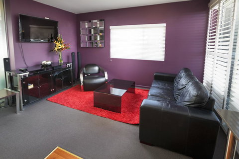 Honeysuckle Executive Apartments - New Castle Tourism 13