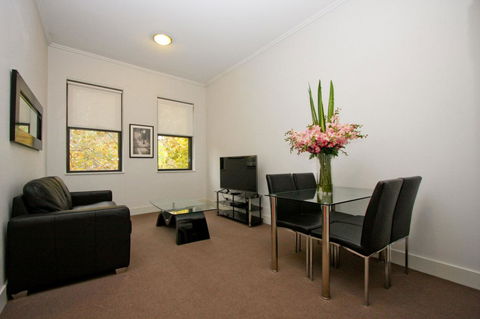 The Star Apartments - New Castle Tourism 0