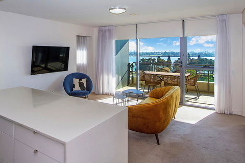 Terminus Apartment Hotel, Ascend Hotel Collection - New Castle Tourism 1