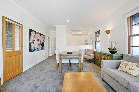 Bellevue Accommodation - Newcastle Accommodation 12
