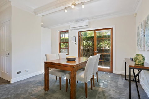 Bellevue Accommodation - Newcastle Accommodation 7