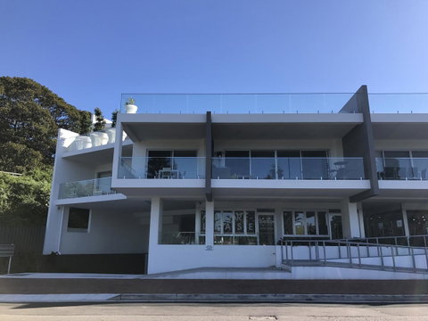 Belle Vue- Penthouse At Black Beach - Newcastle Accommodation 16