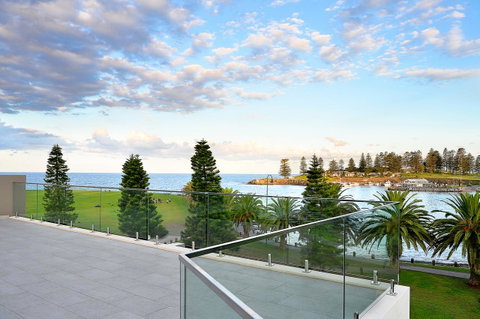 Belle Vue- Penthouse At Black Beach - Newcastle Accommodation 15