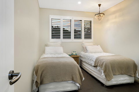 Belle Vue- Penthouse At Black Beach - Newcastle Accommodation 13