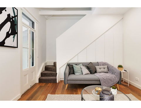 Walk To The City From This Renovated Heritage Gem - New Castle Tourism 2