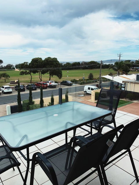 Seachange 3 - Newcastle Accommodation 7