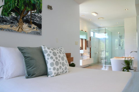 Casuarina Beachfront House - Hostie Properties - Newcastle Accommodation 9