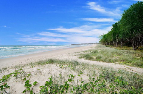 Casuarina Beachfront House - Hostie Properties - Newcastle Accommodation 2