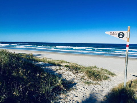 Casuarina Beachfront House - Hostie Properties - Newcastle Accommodation 11