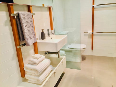 Casuarina Beachfront House - Hostie Properties - Newcastle Accommodation 5