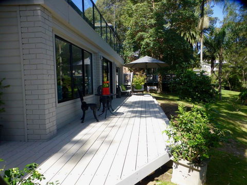The Retreat At Palm Beach - New Castle Tourism 0