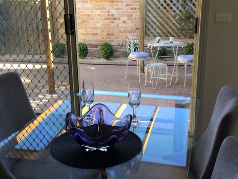 Tic Tac Toe Quality Accommodation - New Castle Tourism 0