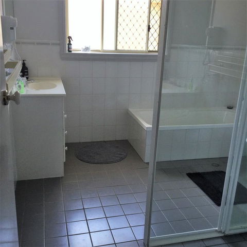Tic Tac Toe Quality Accommodation - New Castle Tourism 2