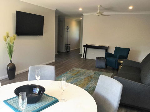Tic Tac Toe Quality Accommodation - New Castle Tourism 9