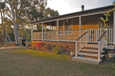 Bush & Bay Cottage - New Castle Tourism 17