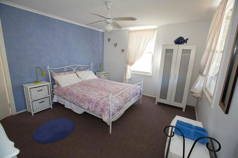 Bush & Bay Cottage - New Castle Tourism 8