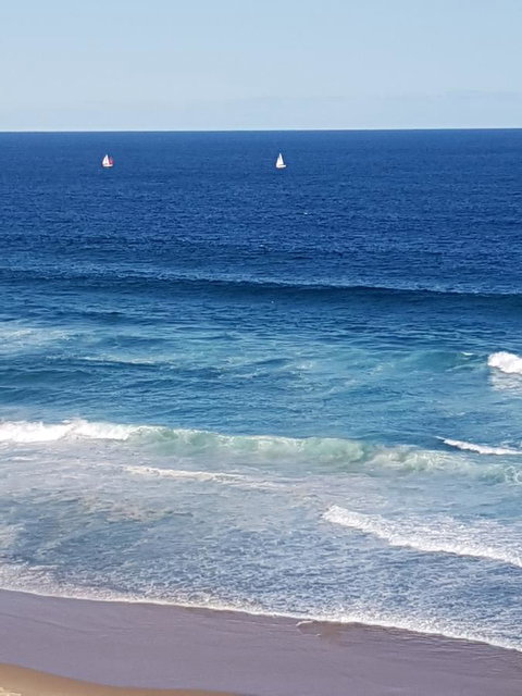 Arena Luxury Beachfront Apartment - New Castle Tourism 21