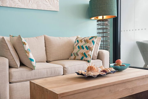 Arena Luxury Beachfront Apartment - New Castle Tourism 4