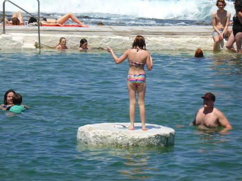 Arena Luxury Beachfront Apartment - New Castle Tourism 9