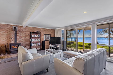 Foreshore Drive, 123, Sandranch - Newcastle Accommodation 1