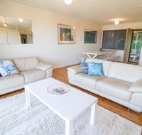 Coastal Horizons Beach House - Newcastle Accommodation