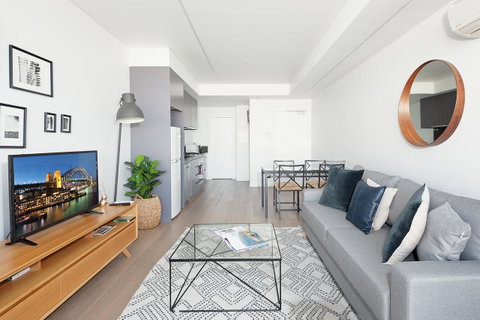 Newtown's Best Designer Apartment - Newcastle Accommodation 1