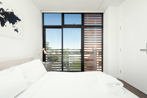 Newtown's Best Designer Apartment - Newcastle Accommodation 8