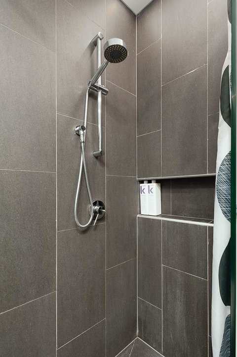Newtown's Best Designer Apartment - Newcastle Accommodation 4