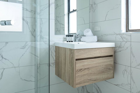 Hidden Gem Villa 7 - Newcastle Accommodation 4