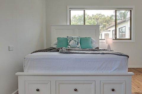 Hidden Gem Villa 7 - Newcastle Accommodation 9