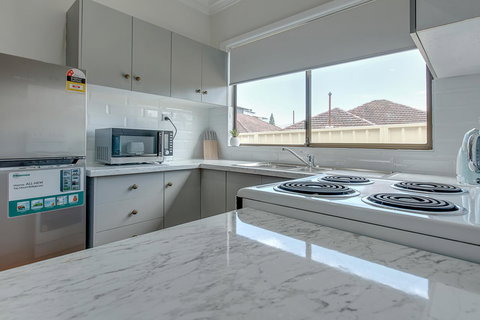 Hidden Gem Villa 7 - Newcastle Accommodation 7