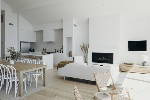 Salt At Shoal Bay - New Castle Tourism 32