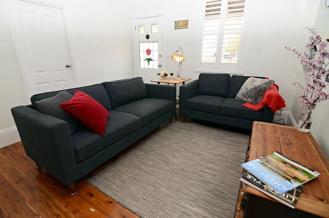 Thelma's Temora - Newcastle Accommodation 6