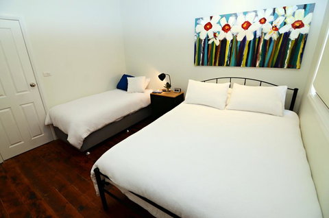 Thelma's Temora - Newcastle Accommodation 5